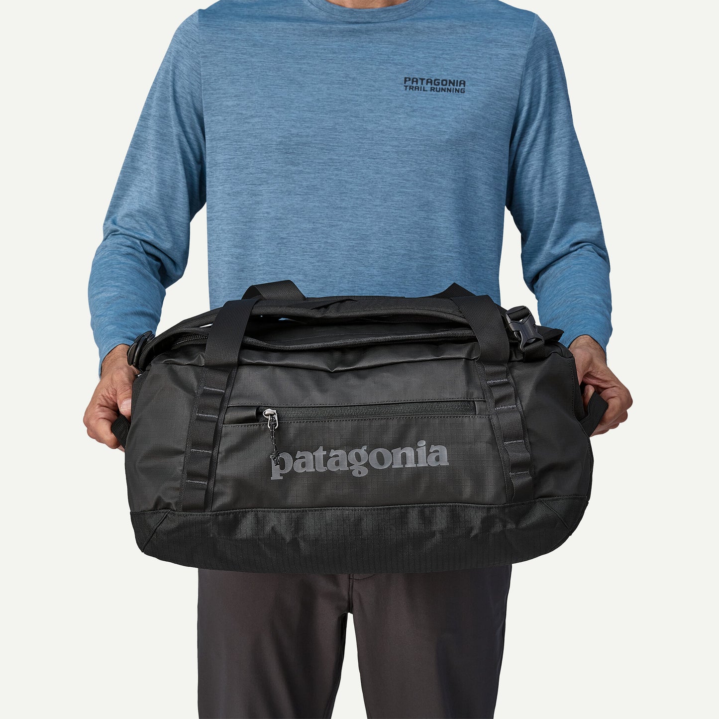 PATAGONIA 40L Black Hole Duffle in BLACK