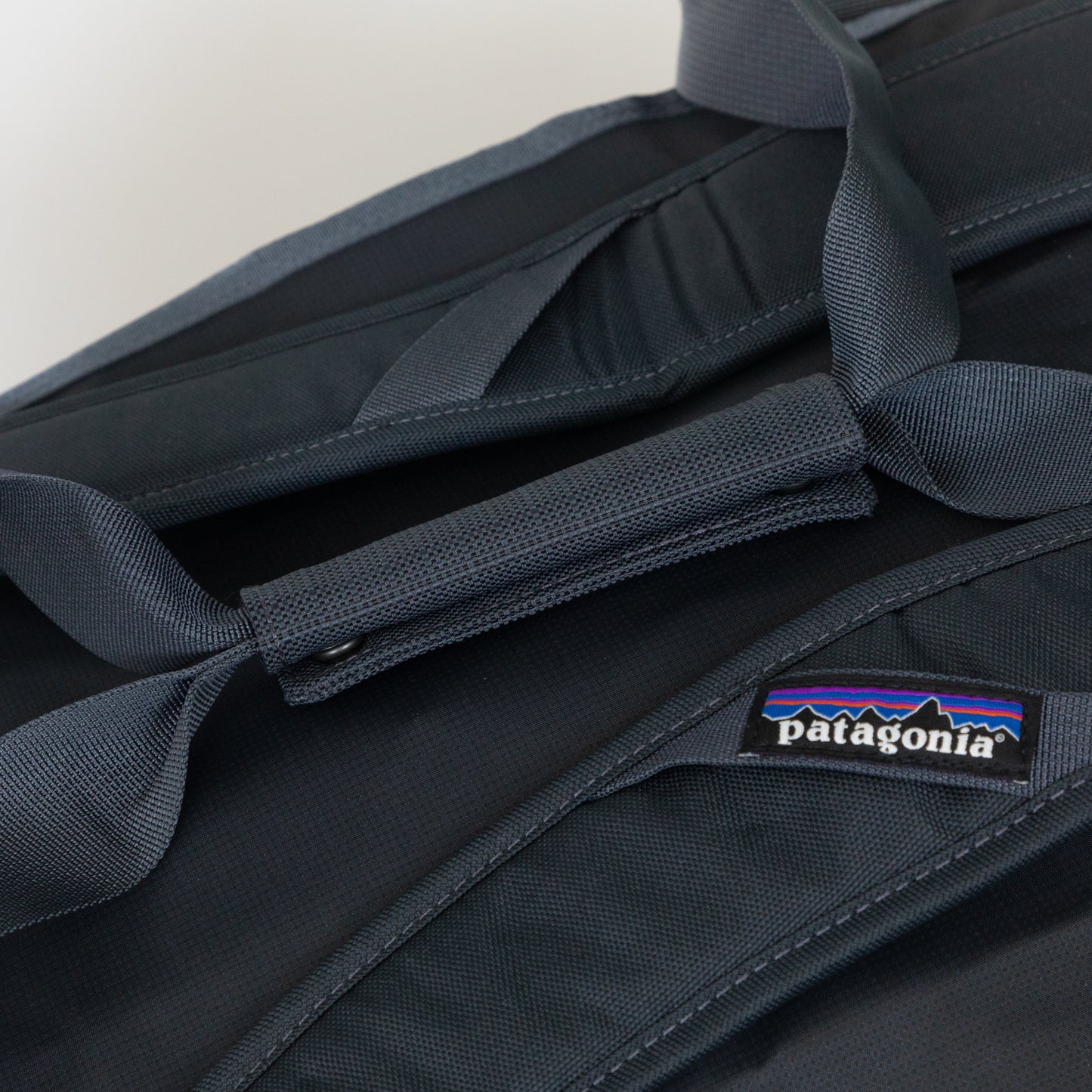 PATAGONIA 40L Black Hole Duffle in BLUE