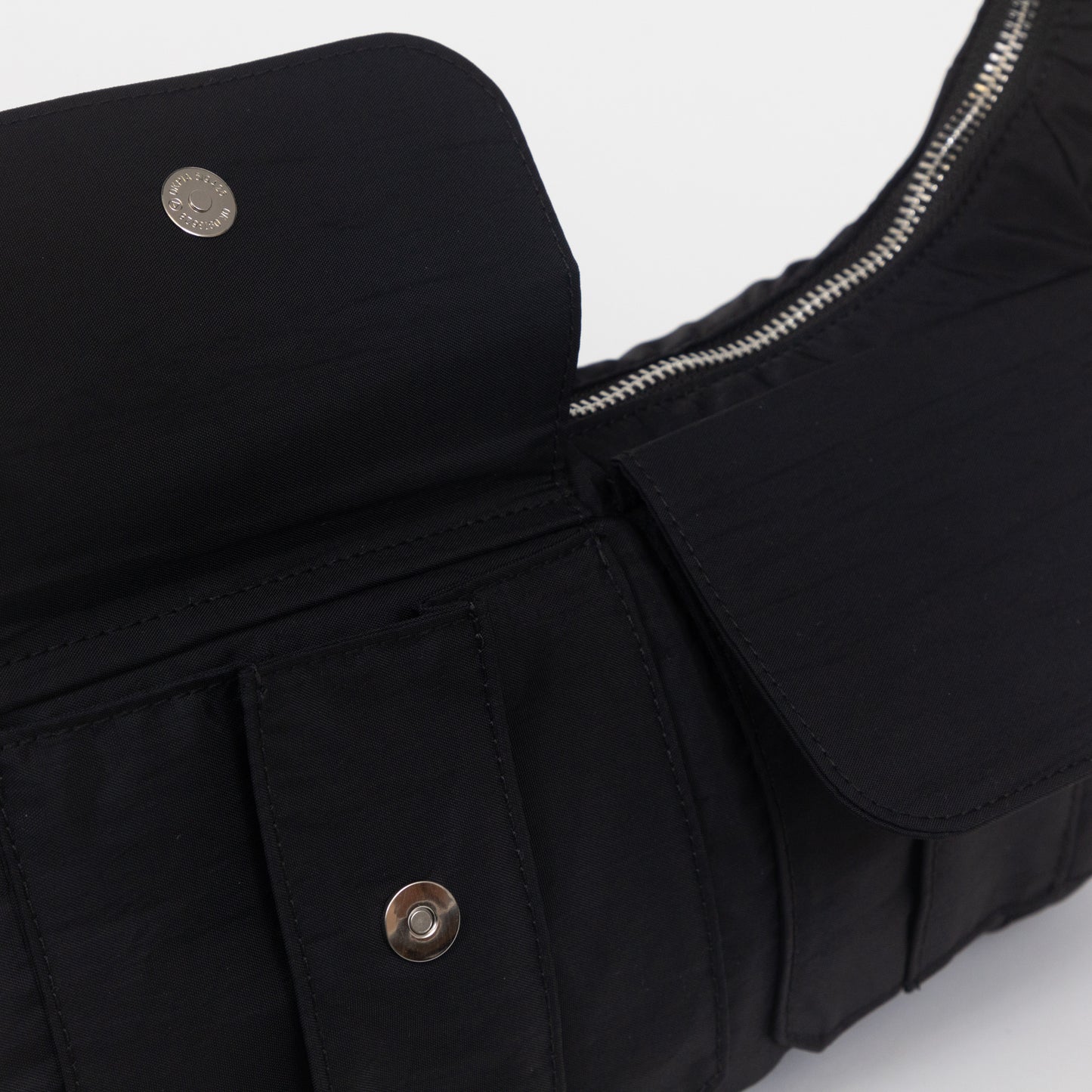 Women's MISFIT SHAPES Aquarius Soulder Bag in BLACK
