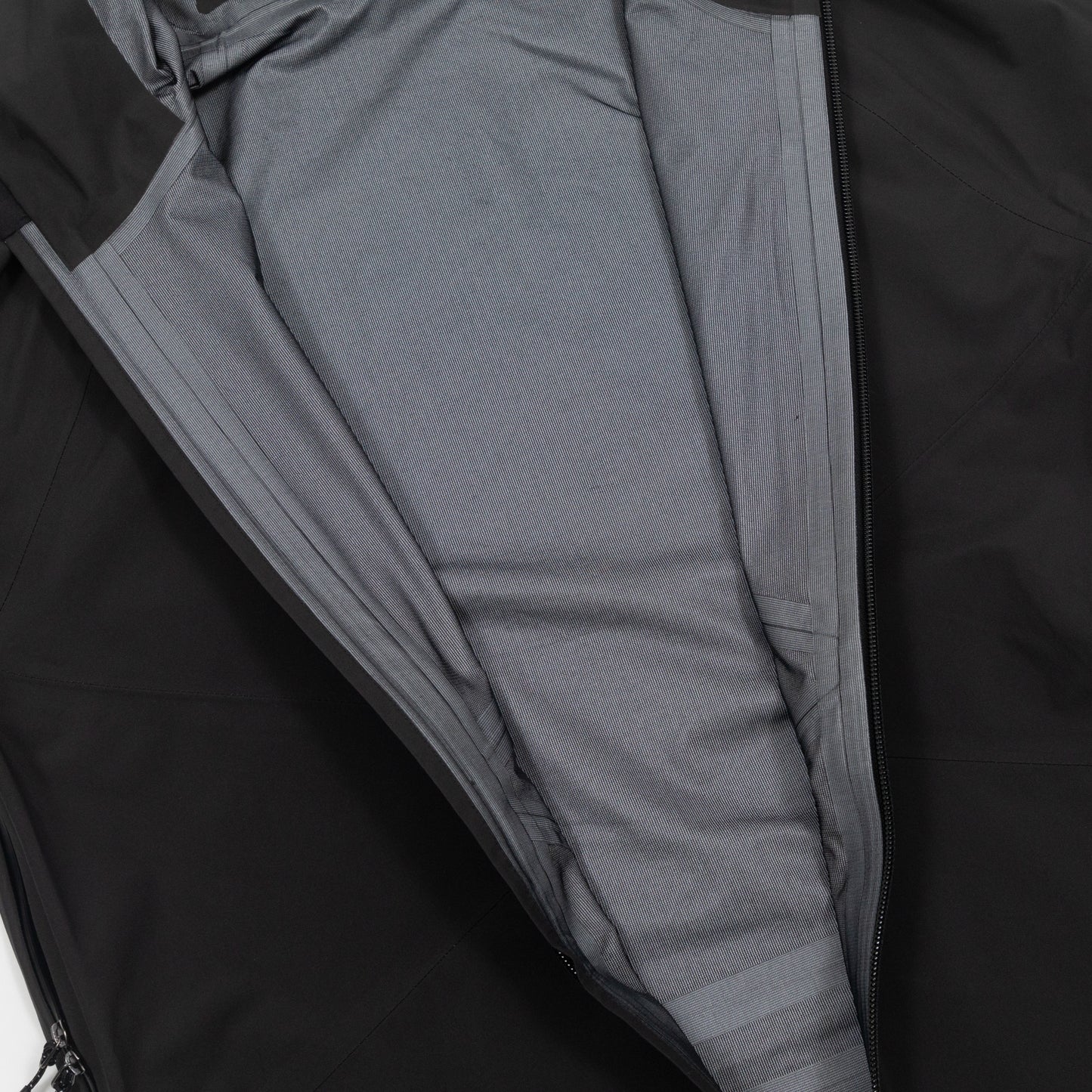 ELLIKER Ayre Long Shell Jacket in BLACK