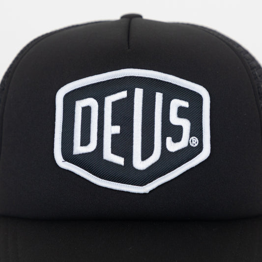 DEUS EX MACHINA Baylands Trucker Cap in BLACK & WHITE
