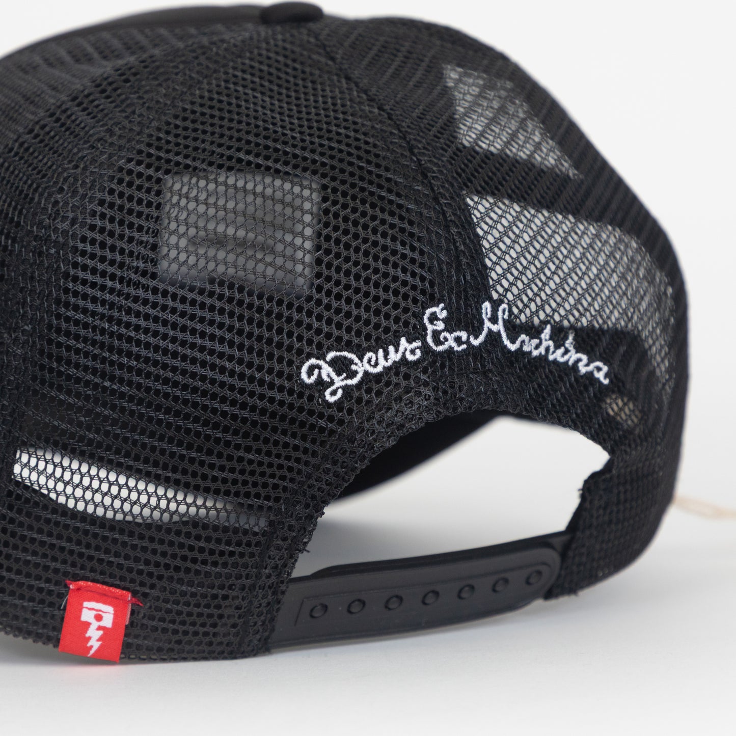 DEUS EX MACHINA Baylands Trucker Cap in BLACK & WHITE