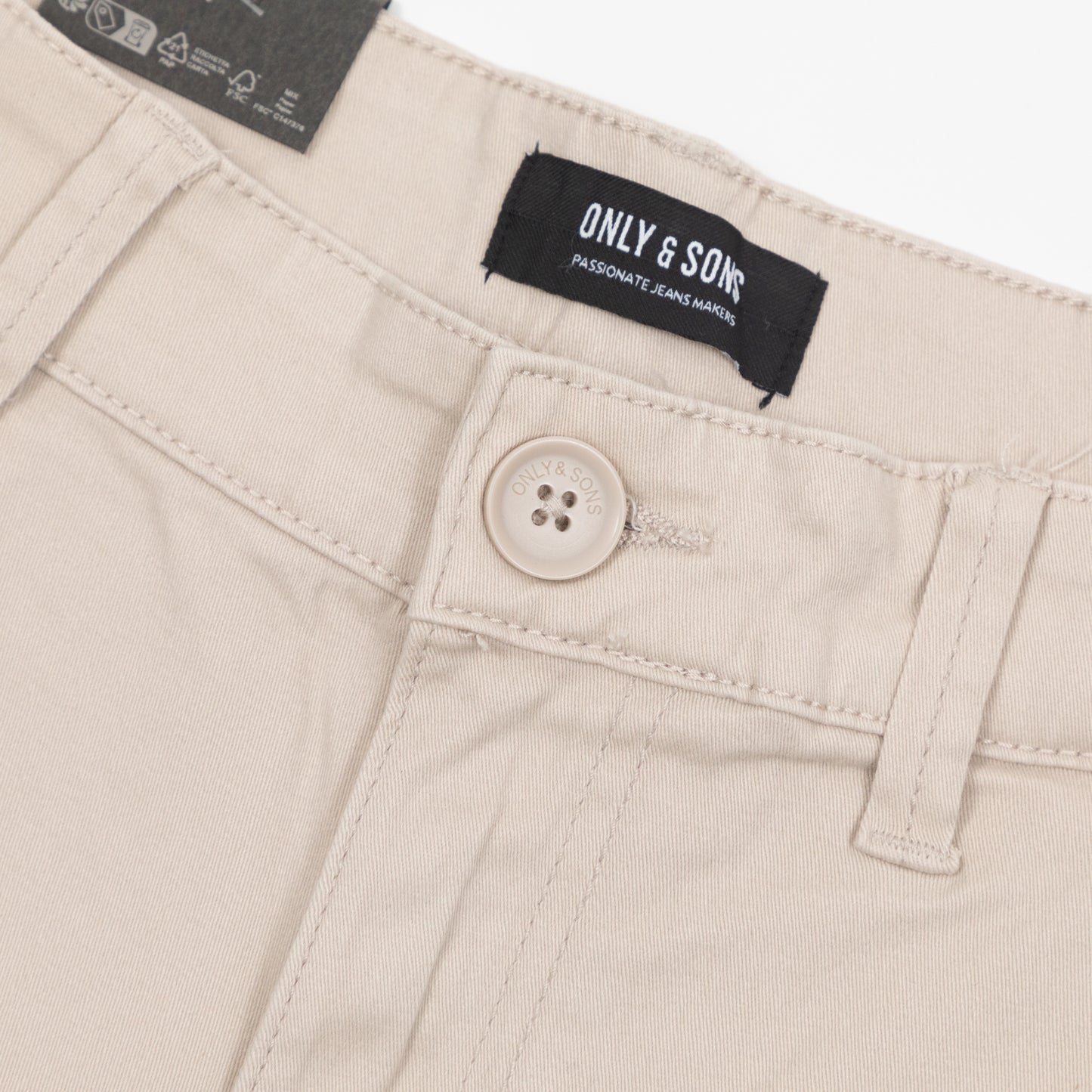ONLY & SONS Cargo Shorts in LIGHT BEIGE