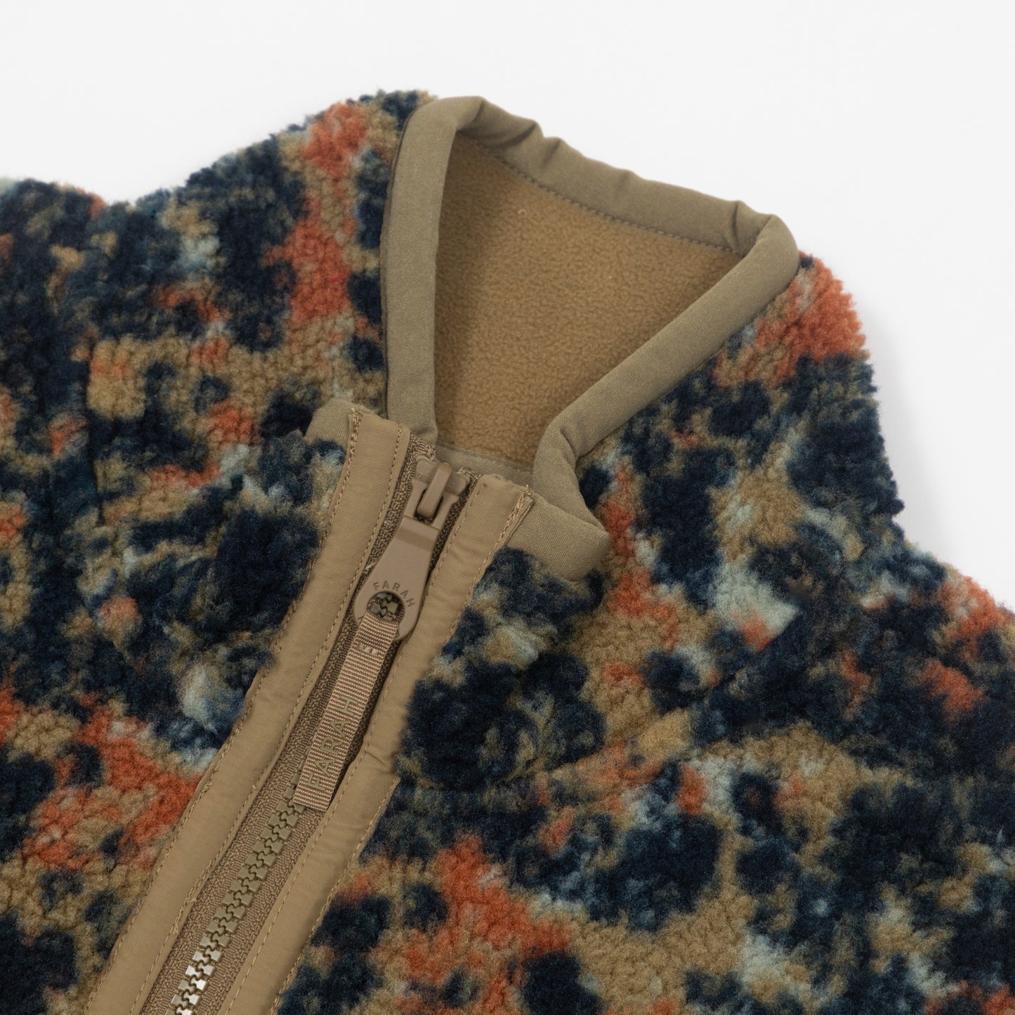 FARAH Crown Camo Fleece in GREEN MULTI
