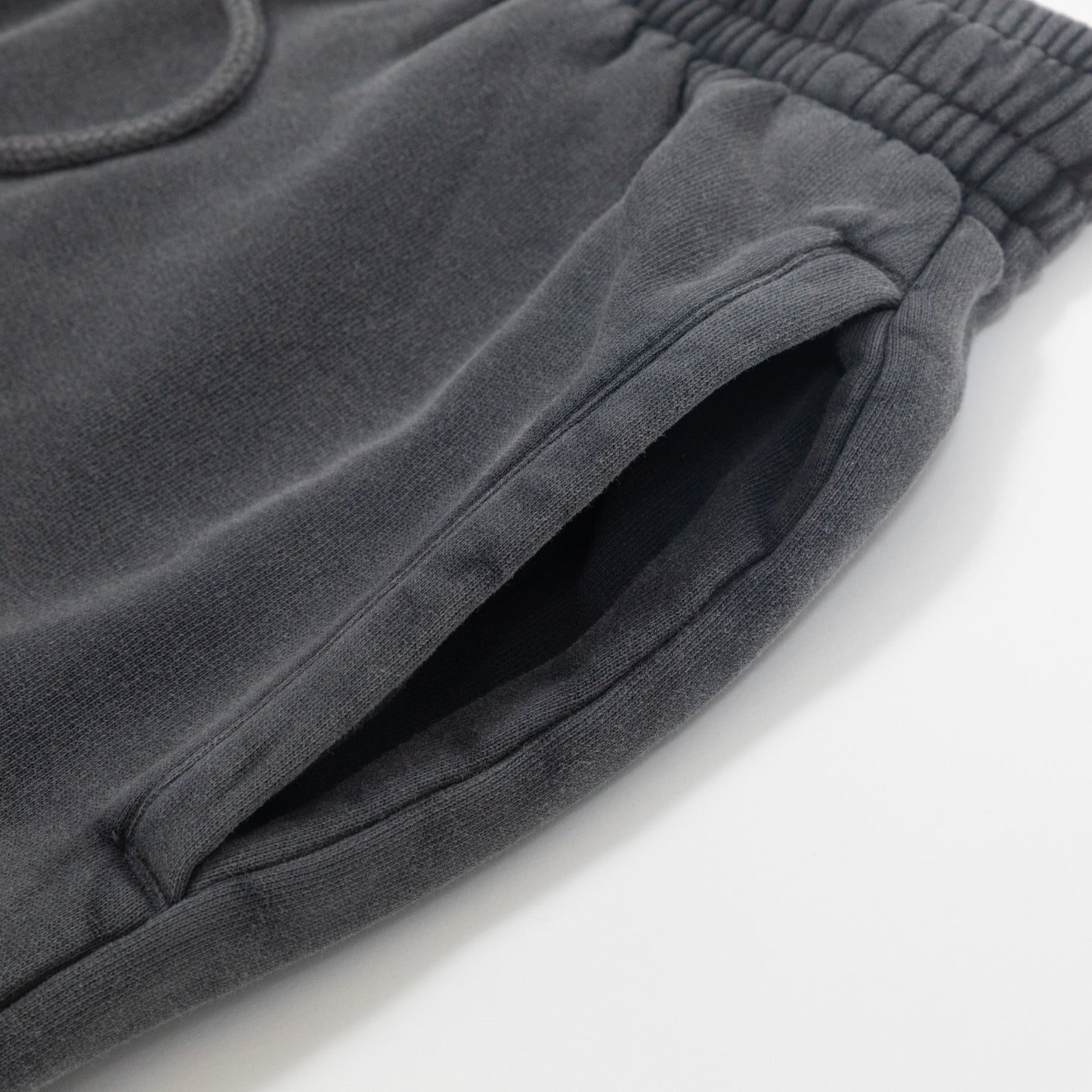 COLORFUL STANDARD Cuffed Sweatpants in FADED BLACK
