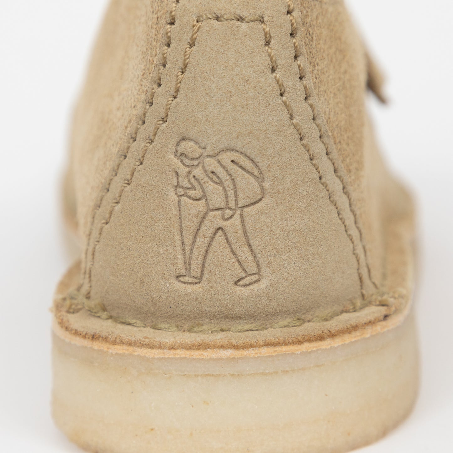 CLARKS ORIGINALS Desert Trek Shoes in BEIGE
