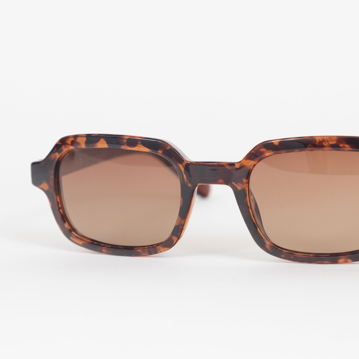 MELLER Dotia Slim Sunglasses in TIGRIS BROWN