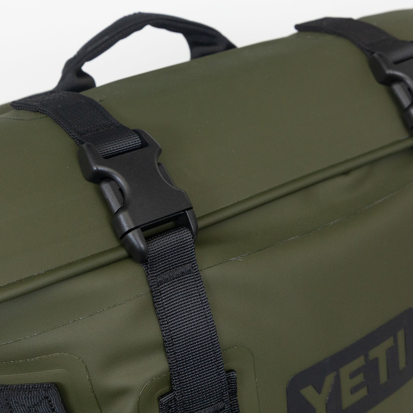 yeti hopper m20 soft cooler backpack buckle closure