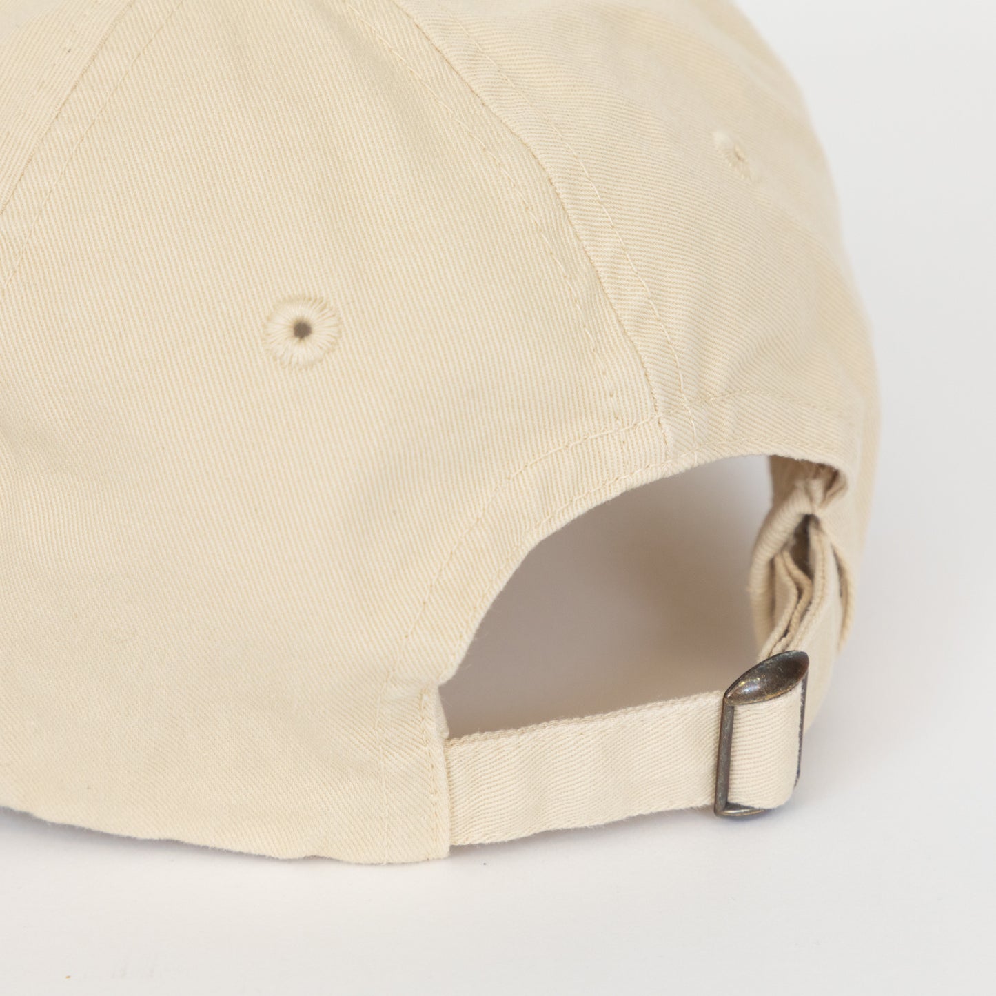 COLORFUL STANDARD Organic Cotton Cap in CREAM