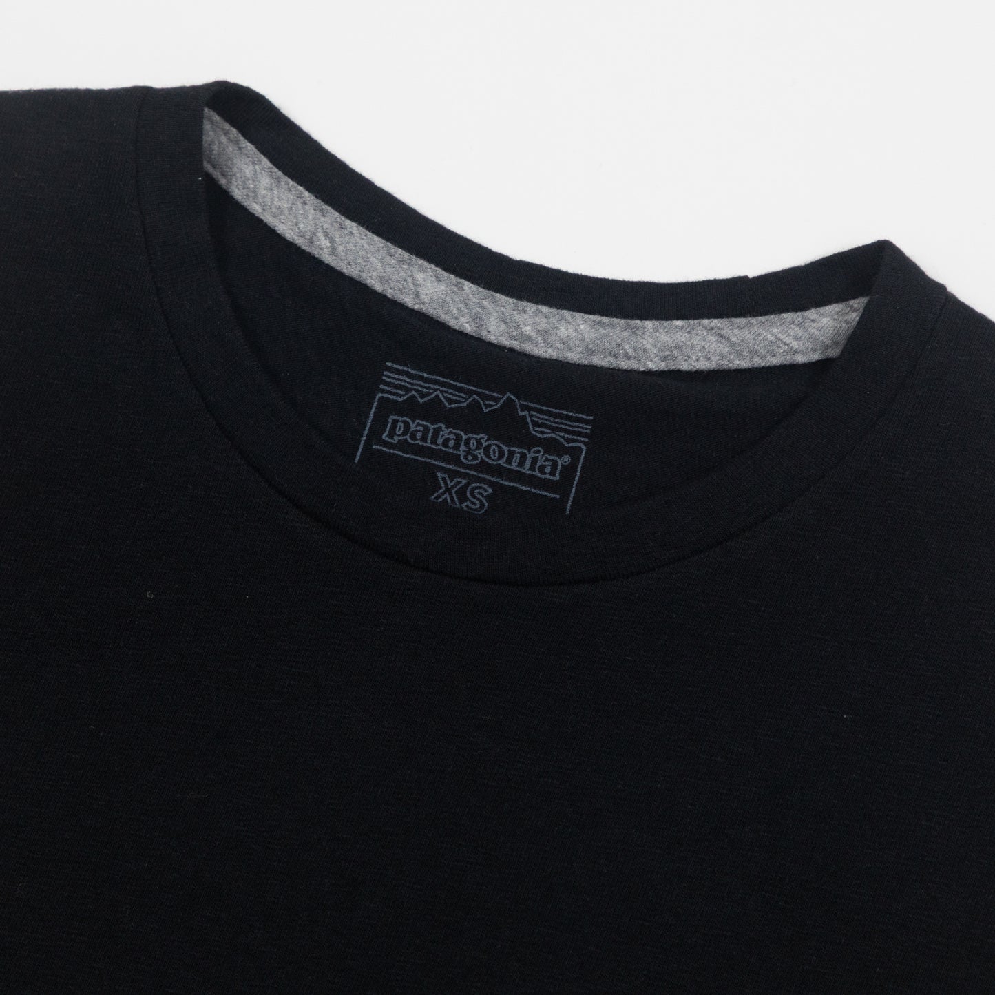 Womens PATAGONIA P-6 Logo Responsibili-Tee T-Shirt in BLACK
