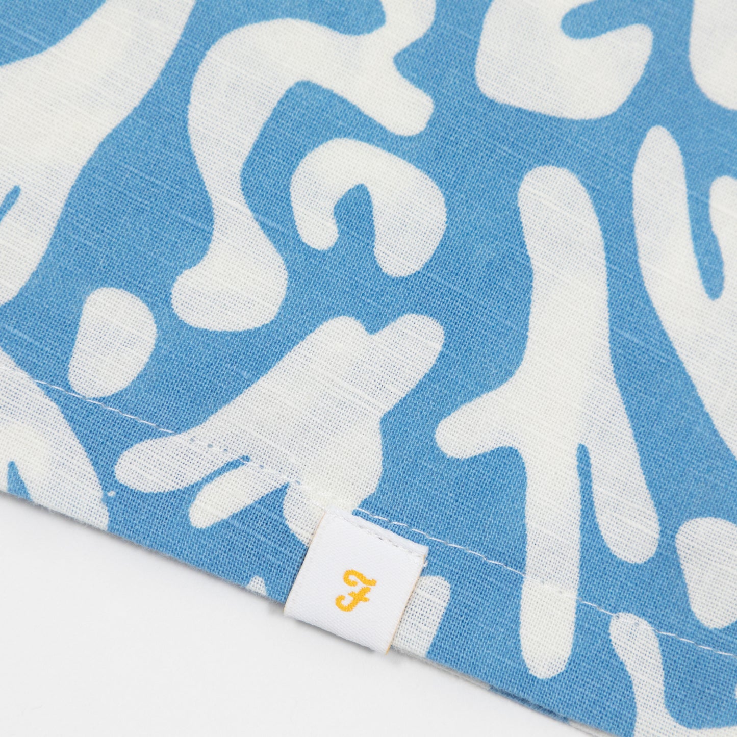 FARAH Colbert Reef Pattern Shirt in BLUE & WHITE
