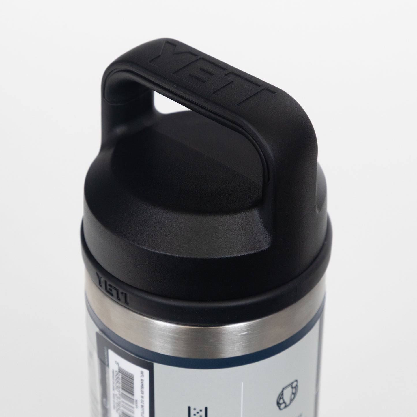 YETI Rambler 18 oz (511ml) Water Bottle with Chug Cap in NAVY