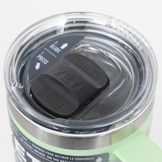 YETI Rambler® 20 oz (591 ml) Travel Mug in Key Lime