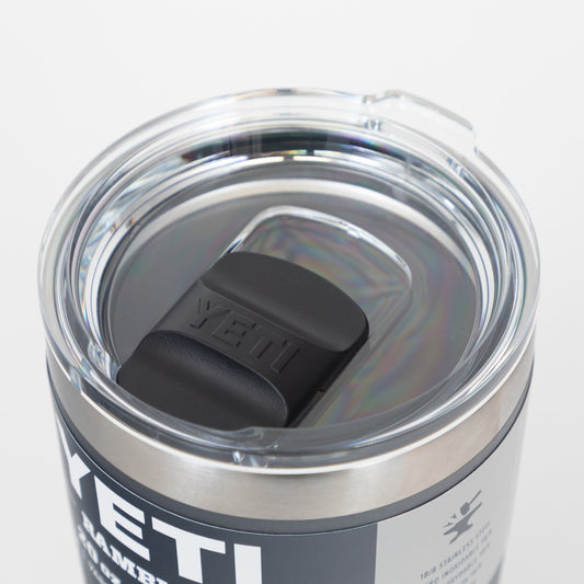 YETI Rambler® 20 oz (591 ml) Tumbler in Charcoal