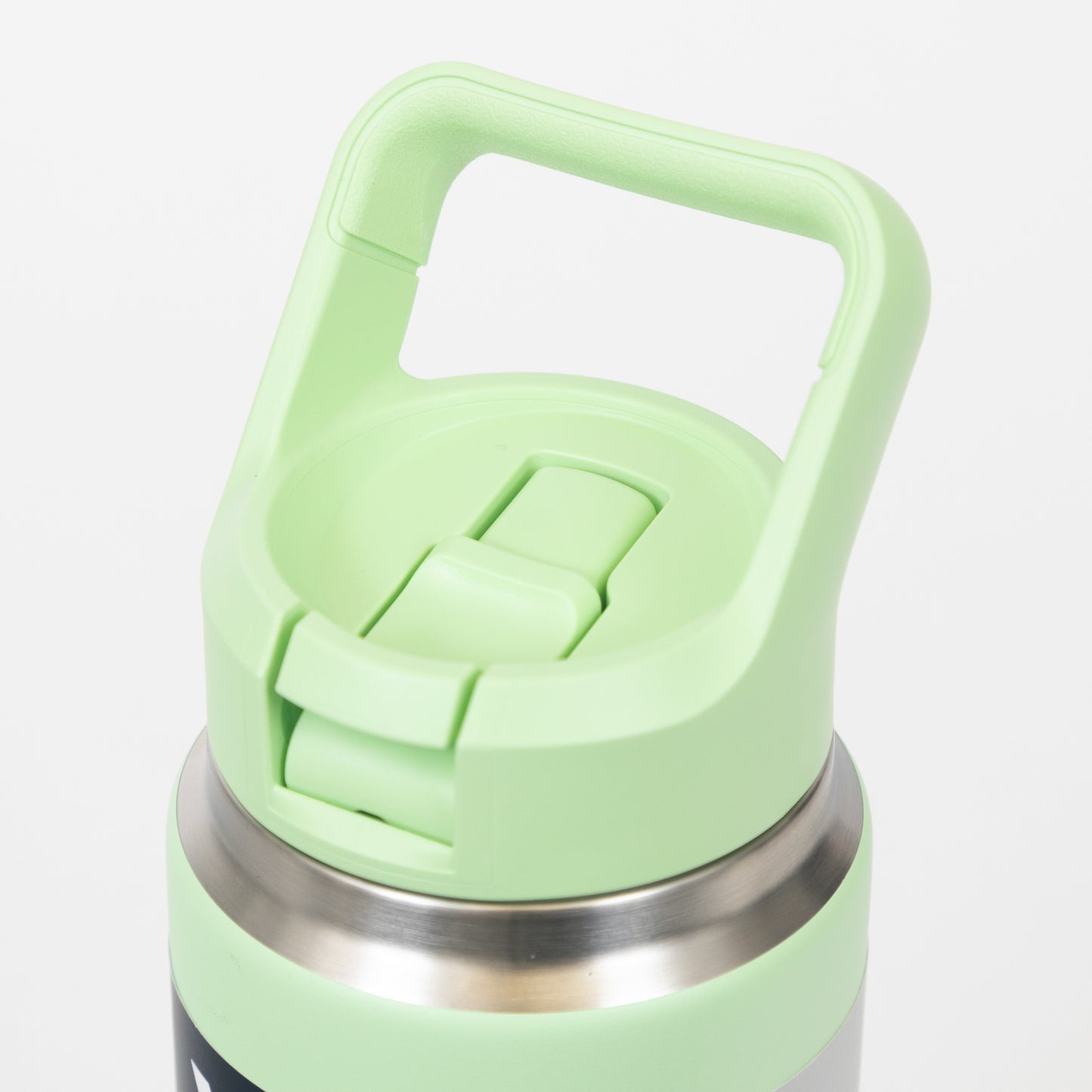 YETI Rambler 26 oz (769ml) Straw Water Bottle in LIME GREEN