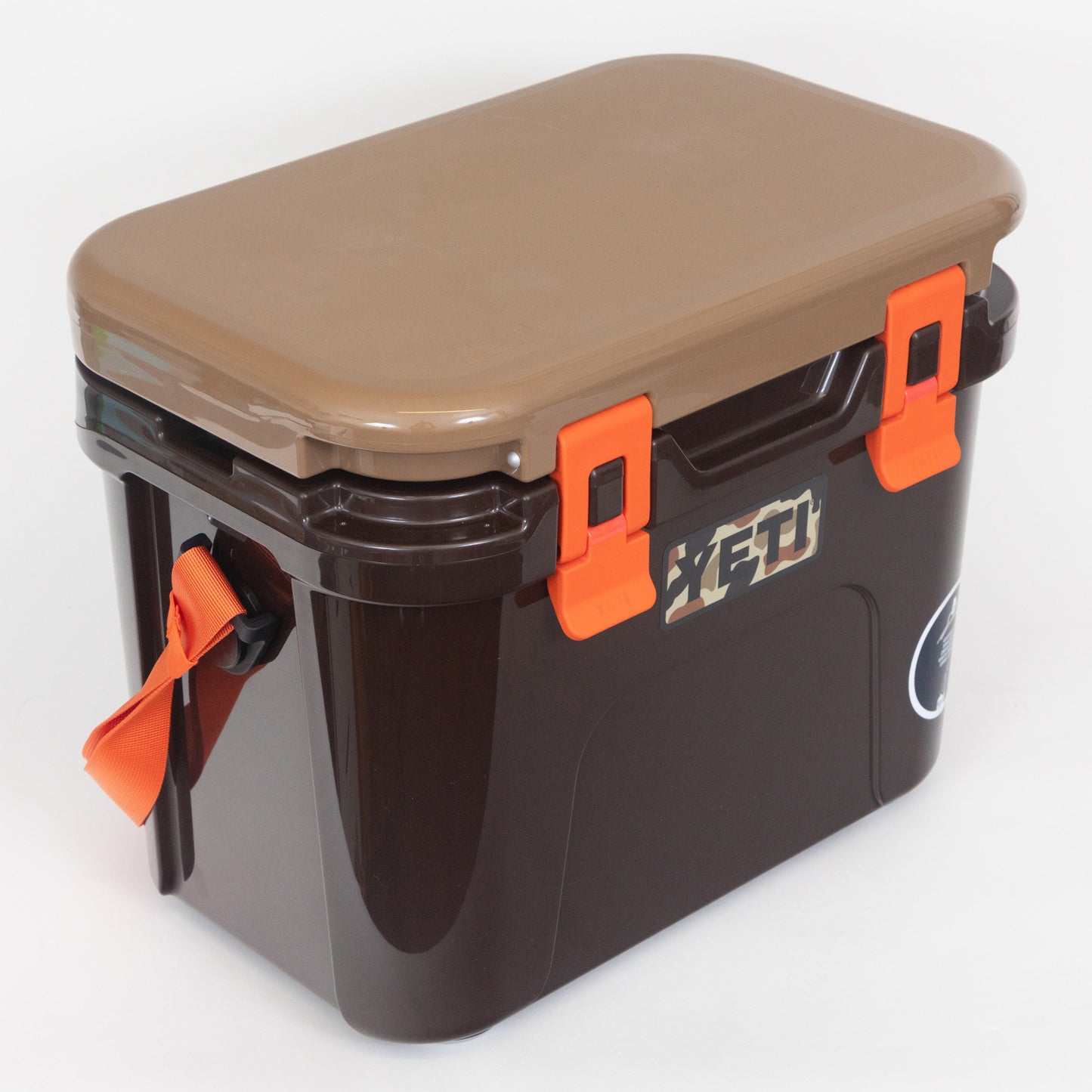 YETI Roadie 15 Cool Box in WETLANDS CAMO