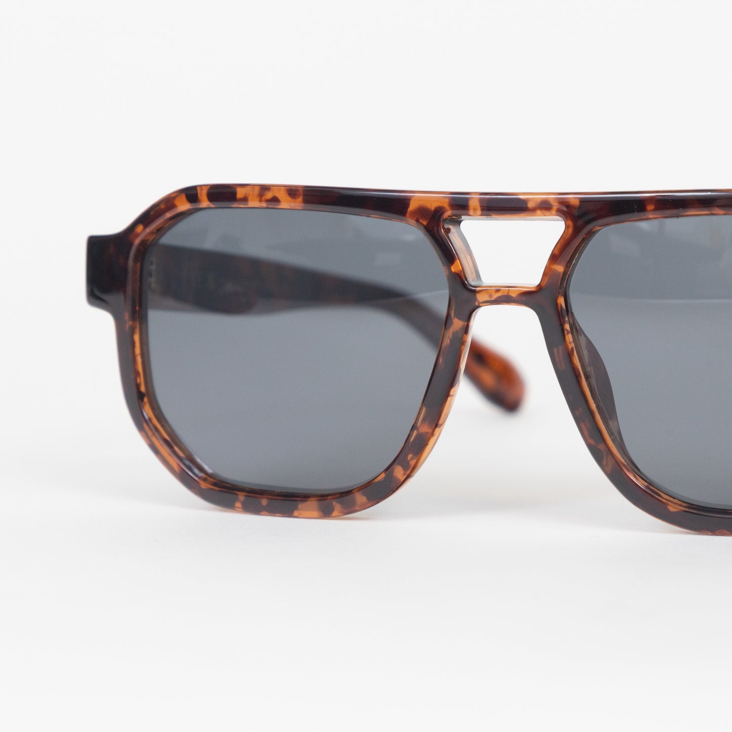 meller seba aviator sunglasses black lens