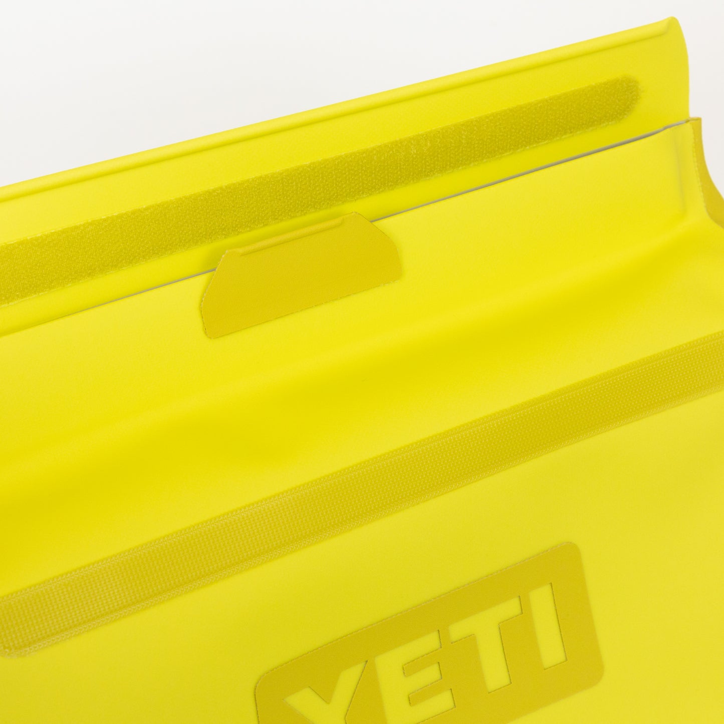 yeti sidekick 3 litre waterproof pouch magnet closure