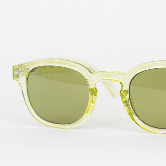 IZIPIZI #C The Retro Sunglasses in DYNAMIC GREEN