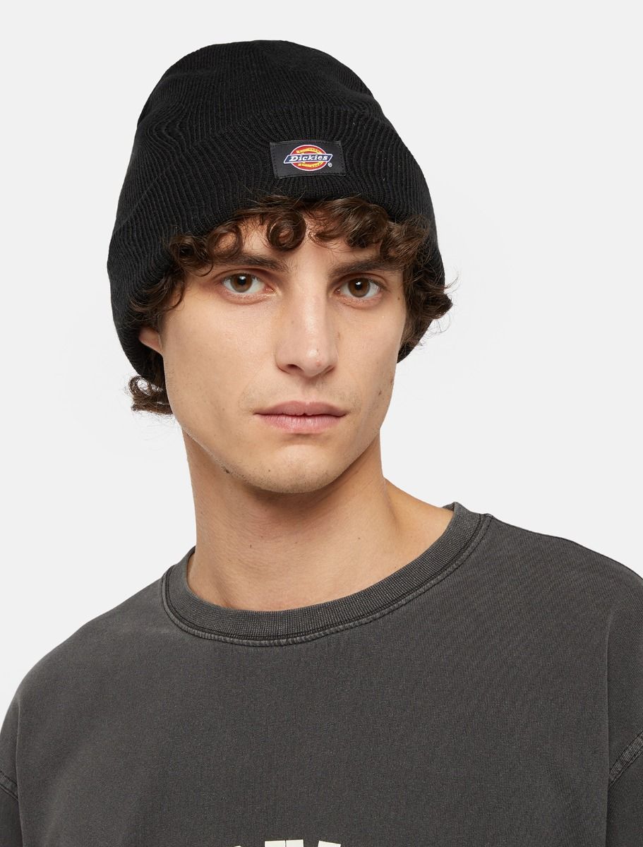 Man wearing Dickies gibsland beanie
