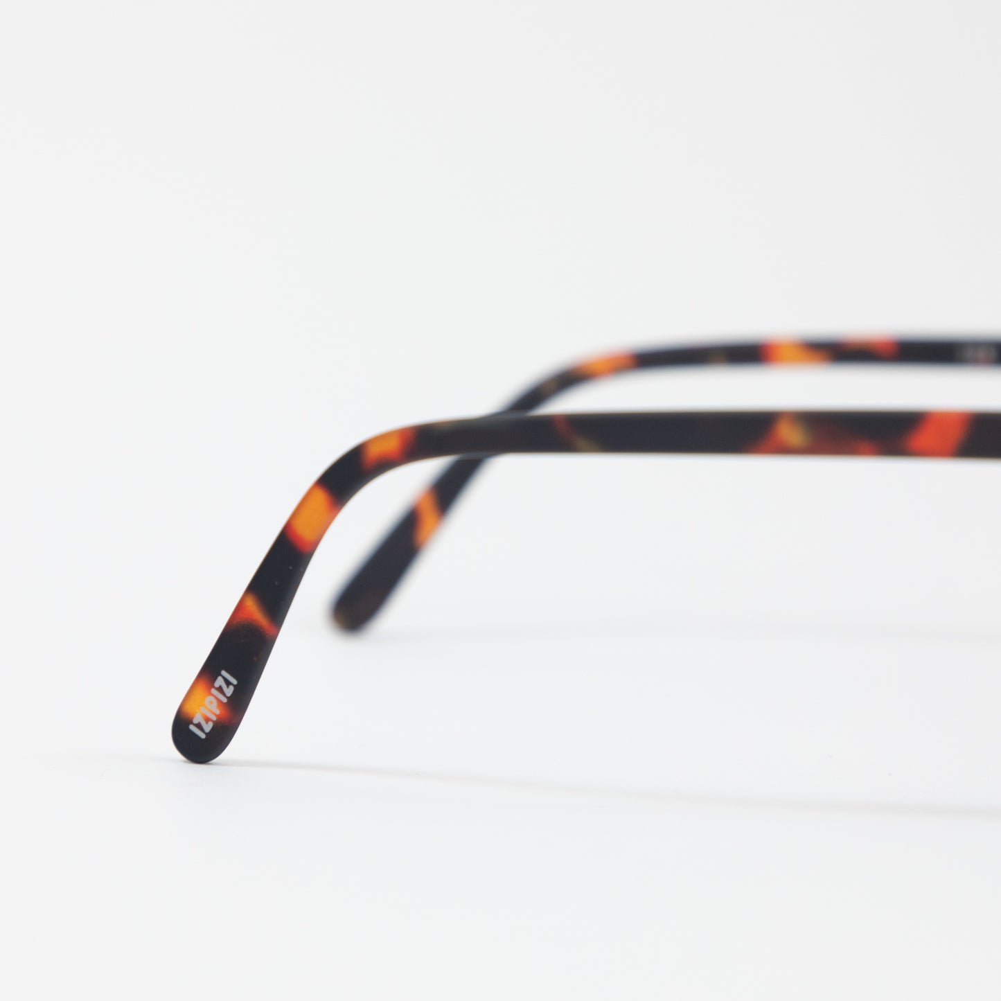 IZIPIZI #E The Trapeze Grey Lense Sunglasses in TORTOISE GREEN