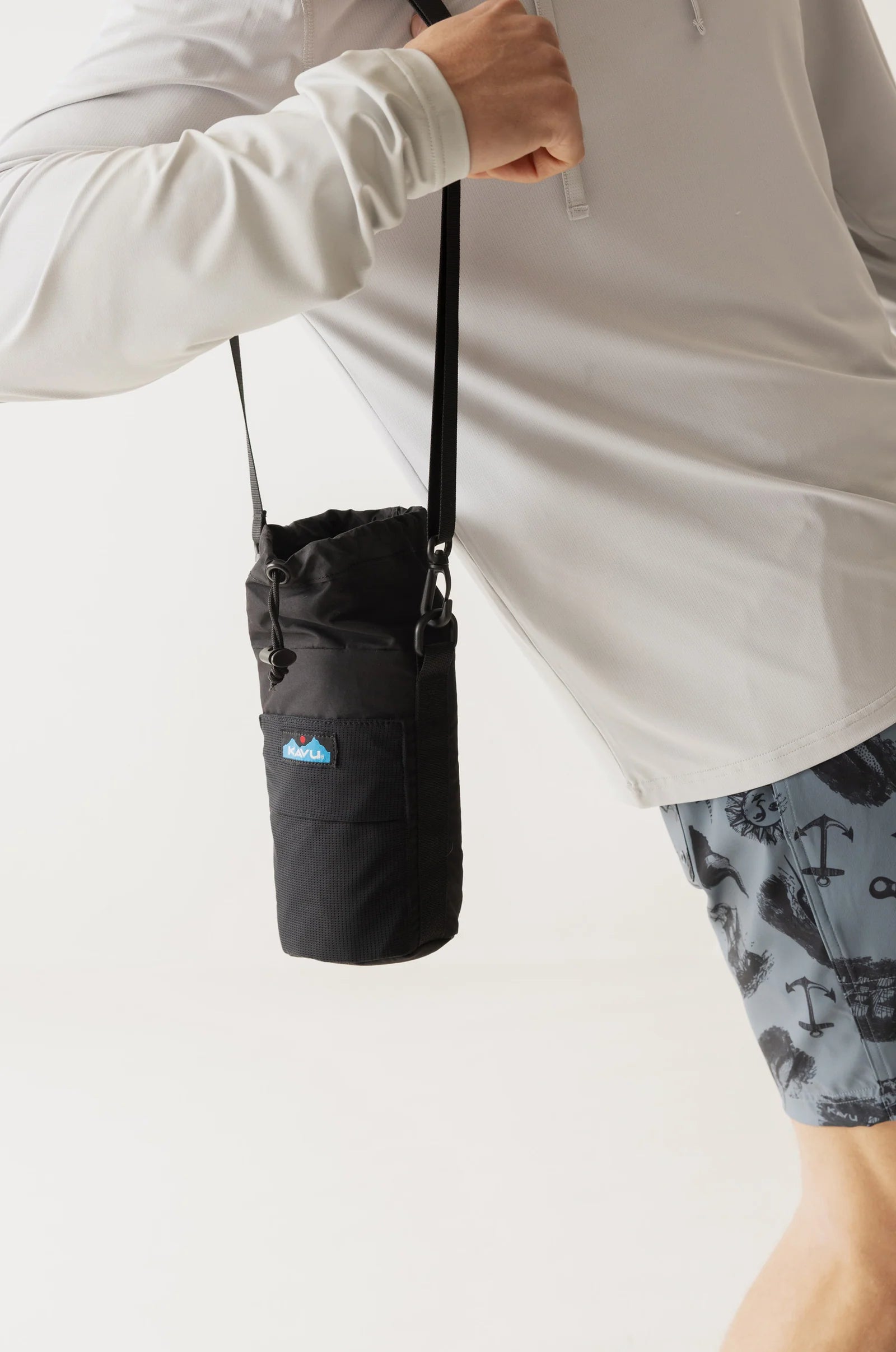 KAVU Bottle Bag in BLACK
