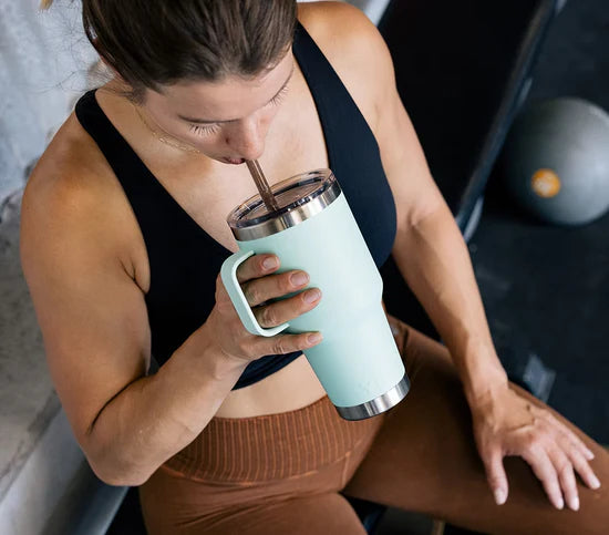 YETI Rambler 35 oz (994ml) Straw Drinking Cup in TURQUOISE