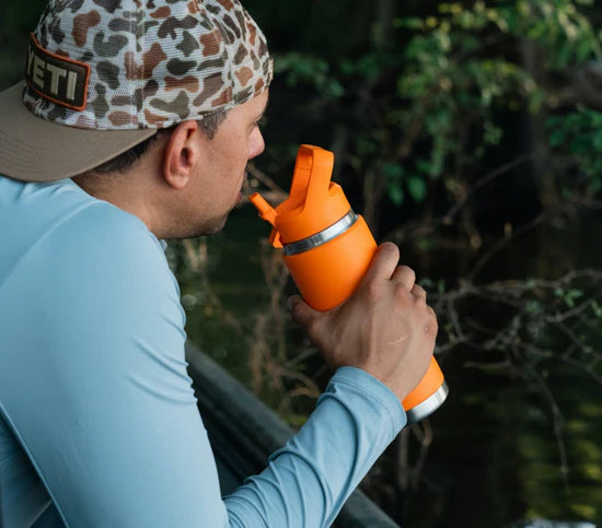 YETI Rambler® 26 oz (769 ml) Bottle With Straw Cap in Navy