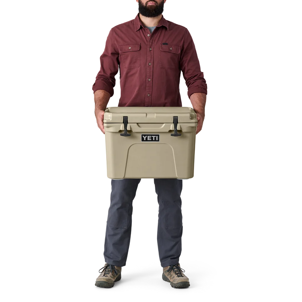YETI Tundra® 35 Cool Box in NAVY