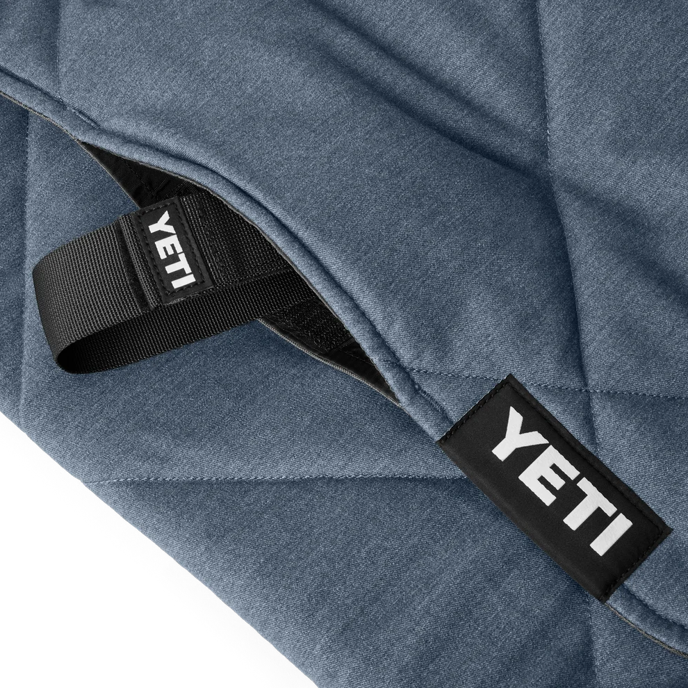 YETI Small Lowlands Blankets in Navy