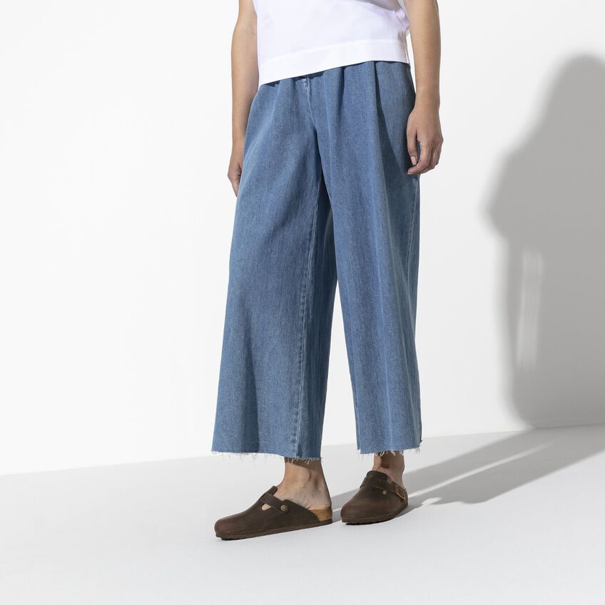 BIRKENSTOCK Boston Oiled Leather Clogs in HABANA