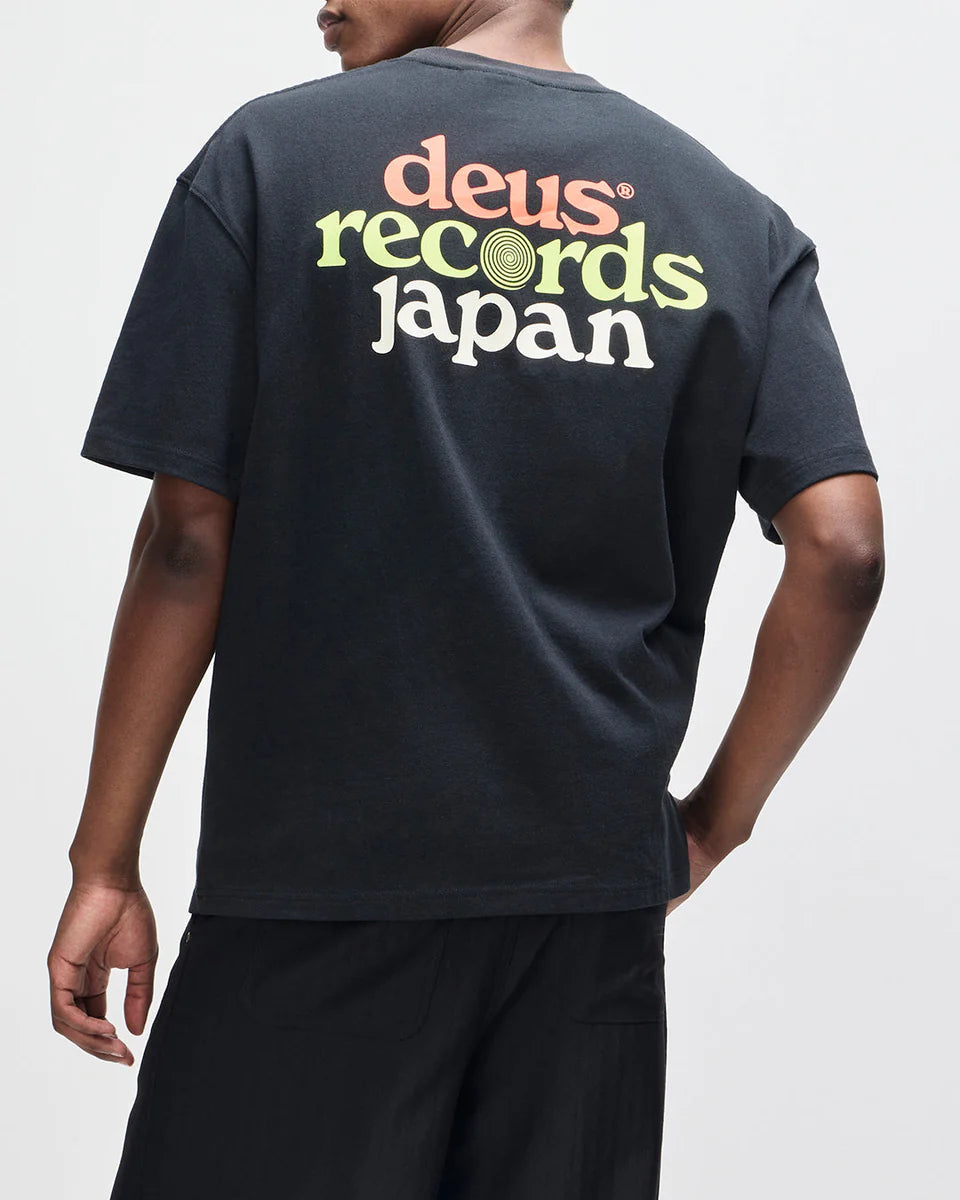 DEUS EX MACHINA Strata Tee in BLACK