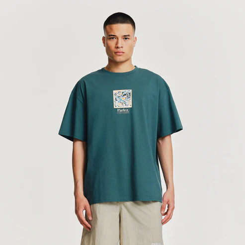 parlez exempler ovesize green t-shirt on model
