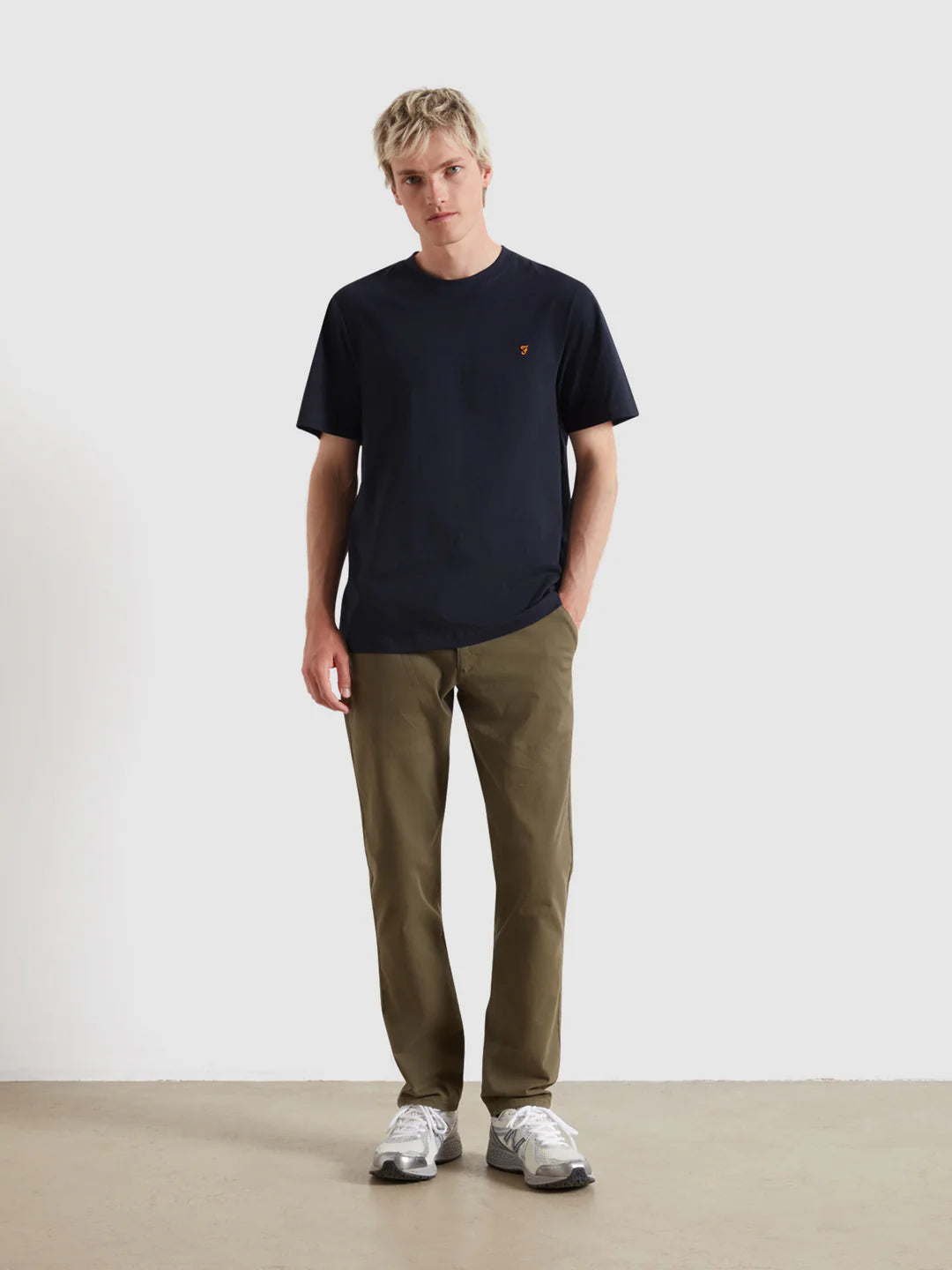 FARAH Danny Regular Fit T-Shirt in TRUE NAVY