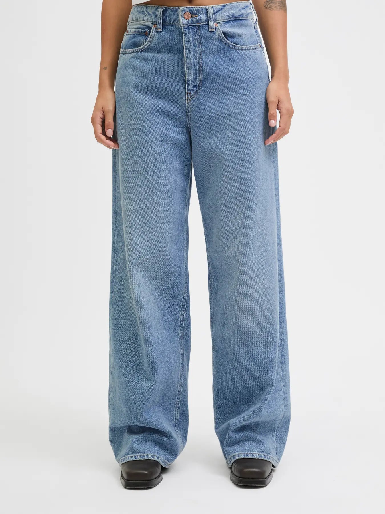 Womens JJXX Tokyo Wide Leg Jeans in MID BLUE