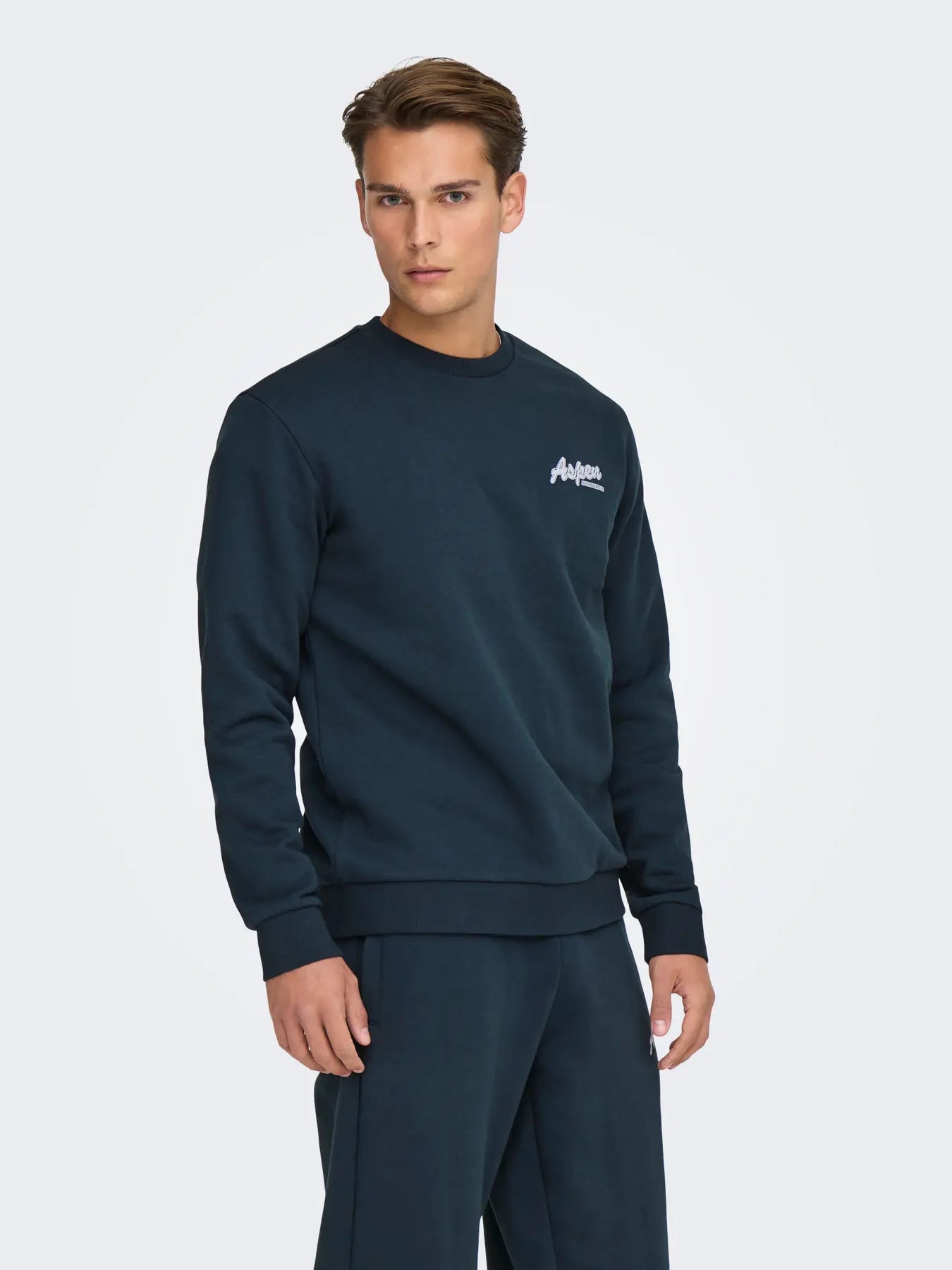 ONLY & SONS Aspen Alpine Ski Resort Sweatshirt in NAVY