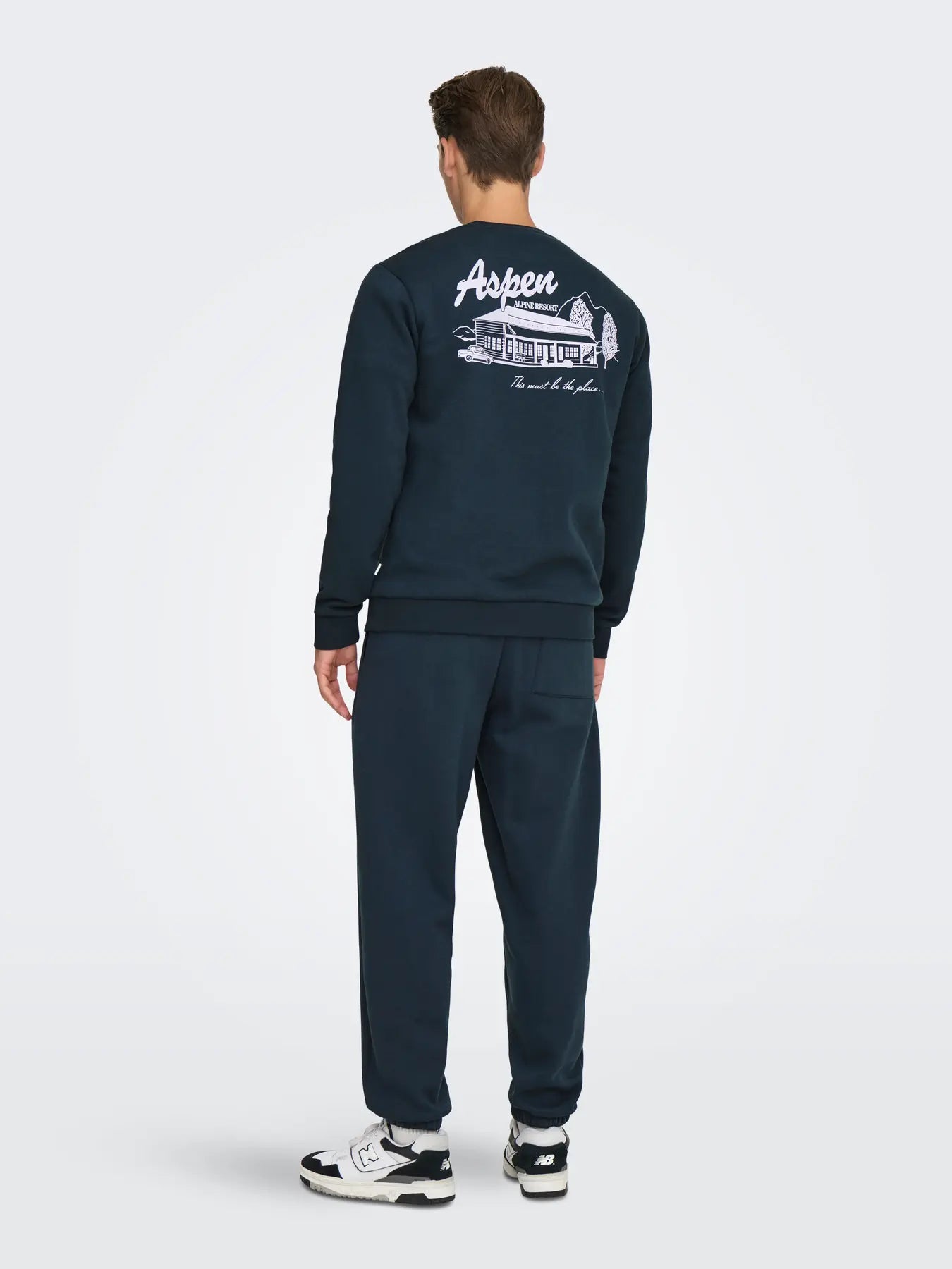 ONLY & SONS Aspen Alpine Ski Resort Sweatshirt in NAVY