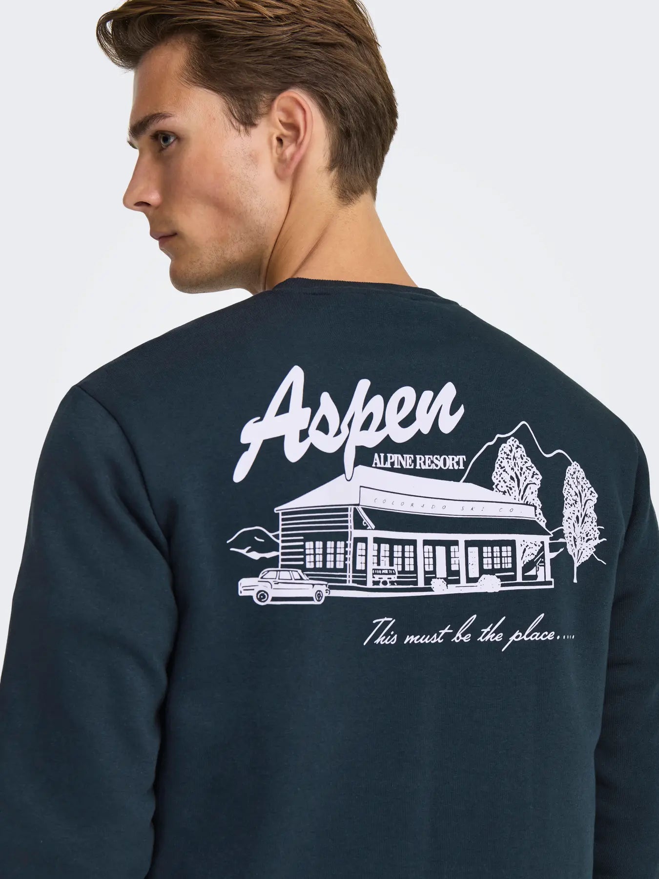 ONLY & SONS Aspen Alpine Ski Resort Sweatshirt in NAVY