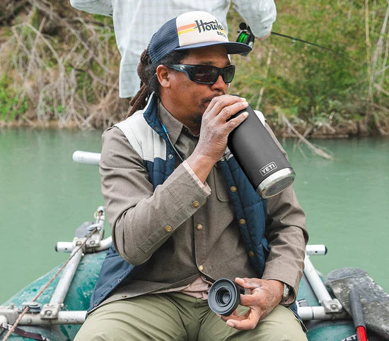 YETI Rambler 36 oz (1065ml) Water Bottle with Chug Cap in NAVY
