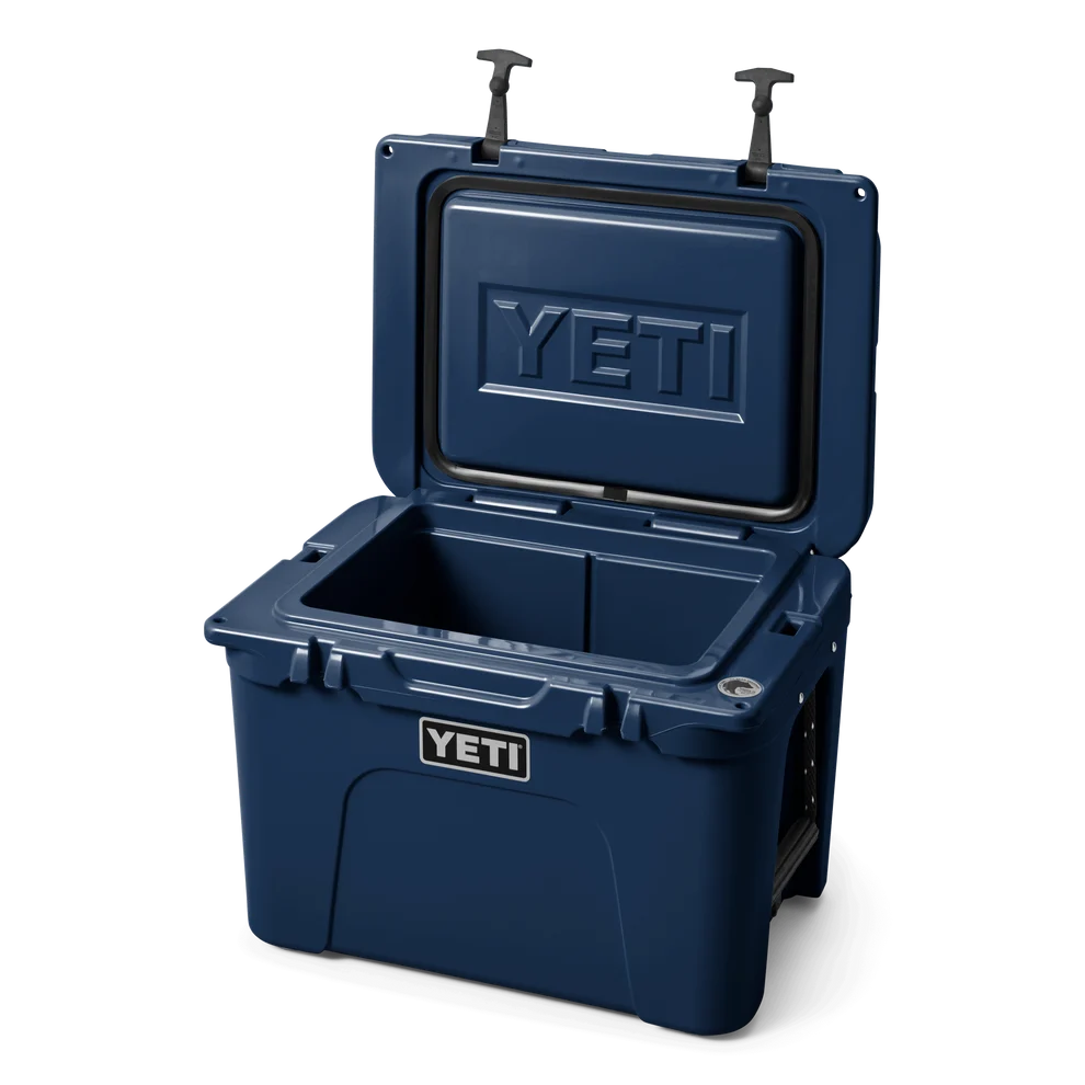 YETI Tundra® 35 Cool Box in NAVY