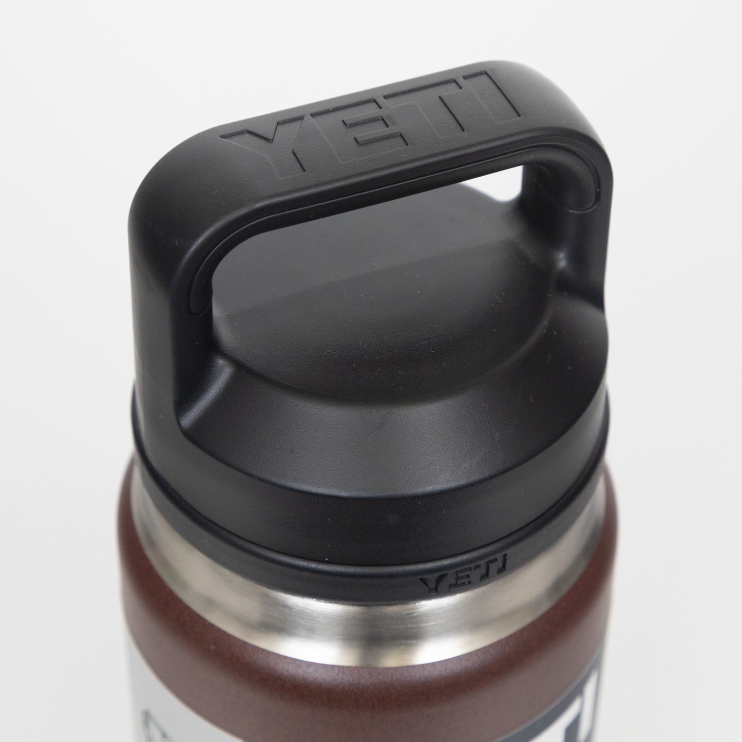 YETI Rambler 26 oz (769ml) Water Bottle with Chug Cap in BROWN
