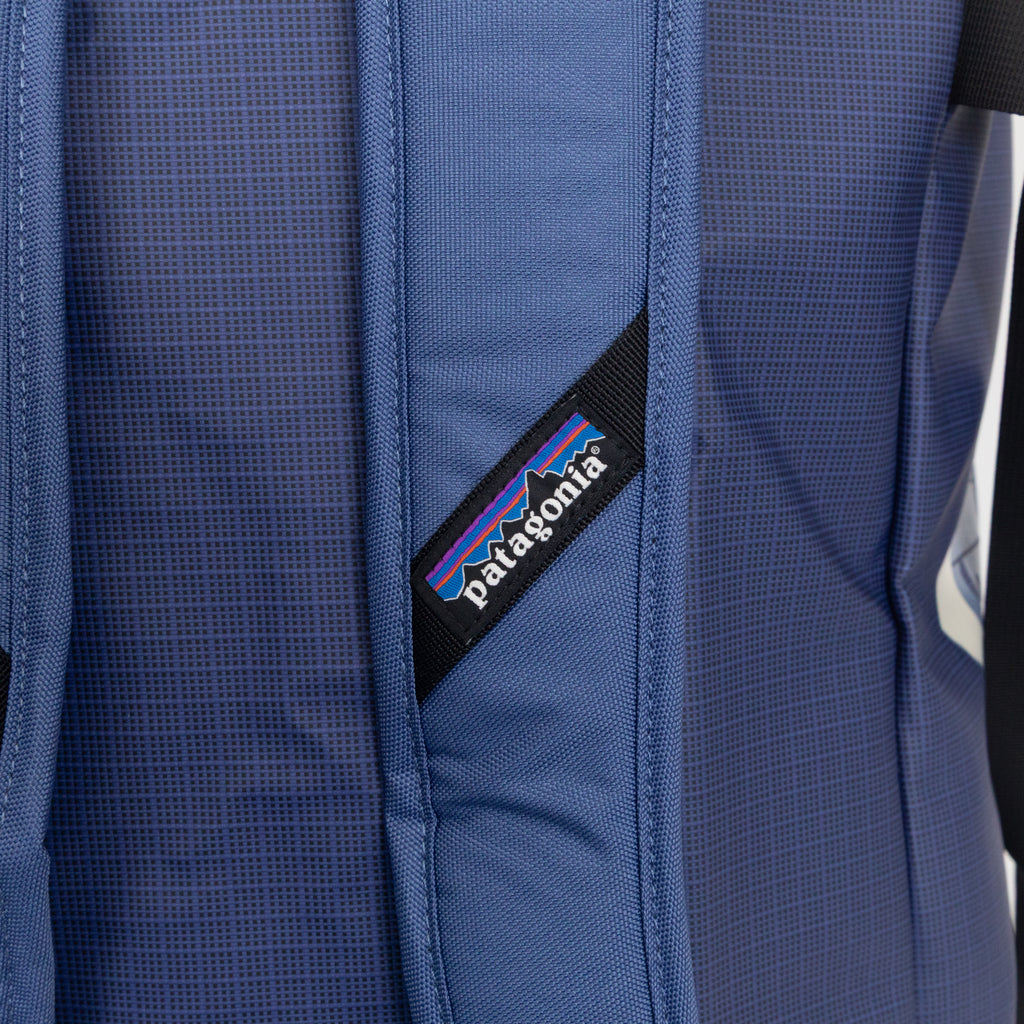 PATAGONIA 40L Black Hole Duffle in CURRENT BLUE