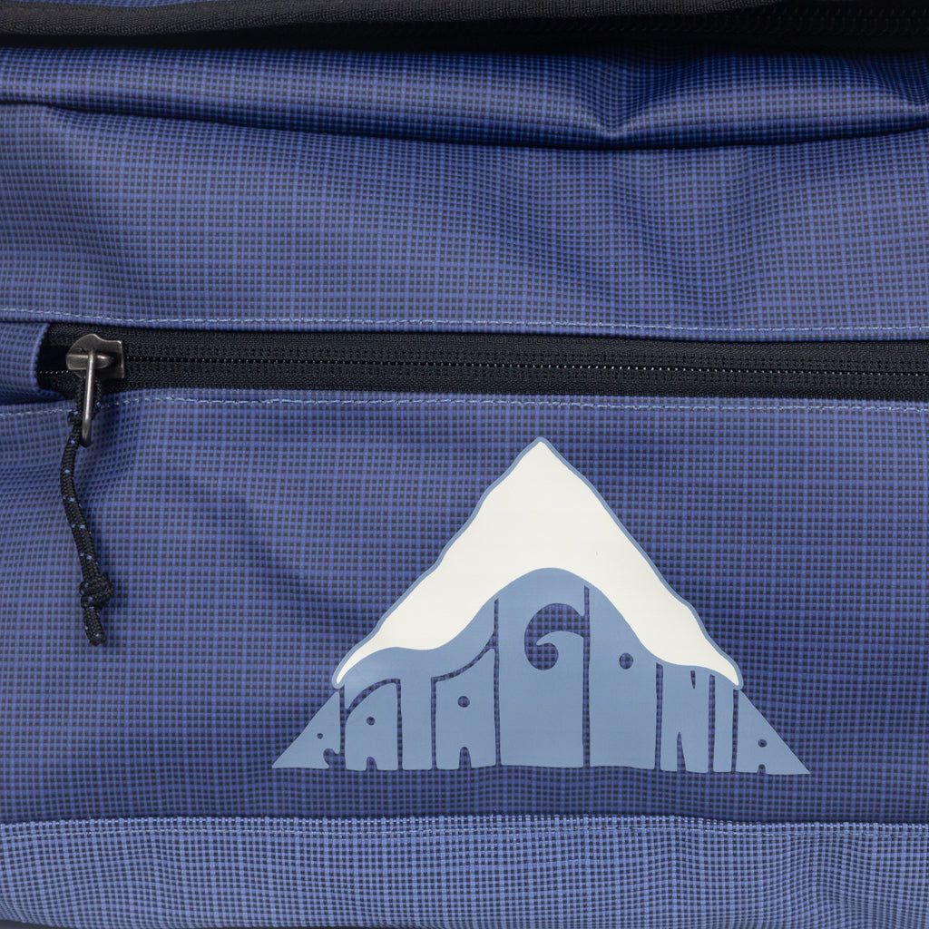 PATAGONIA 40L Black Hole Duffle in CURRENT BLUE