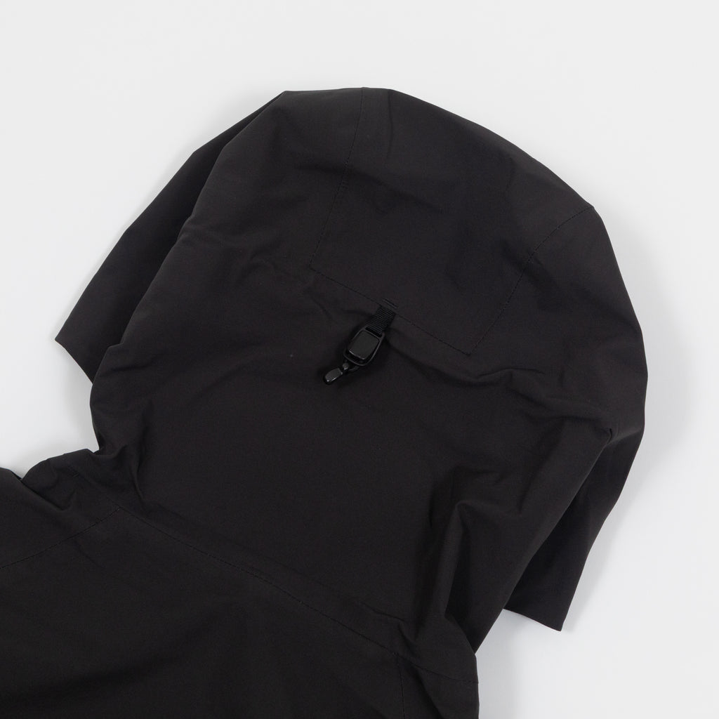 ELLIKER Ayre Shell Jacket in BLACK