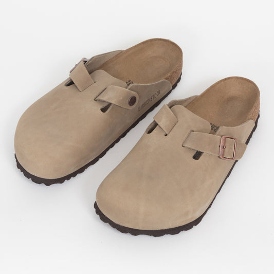 BIRKENSTOCK Boston Clog  Oiled Leather Sandals in TOBACCO BROWN