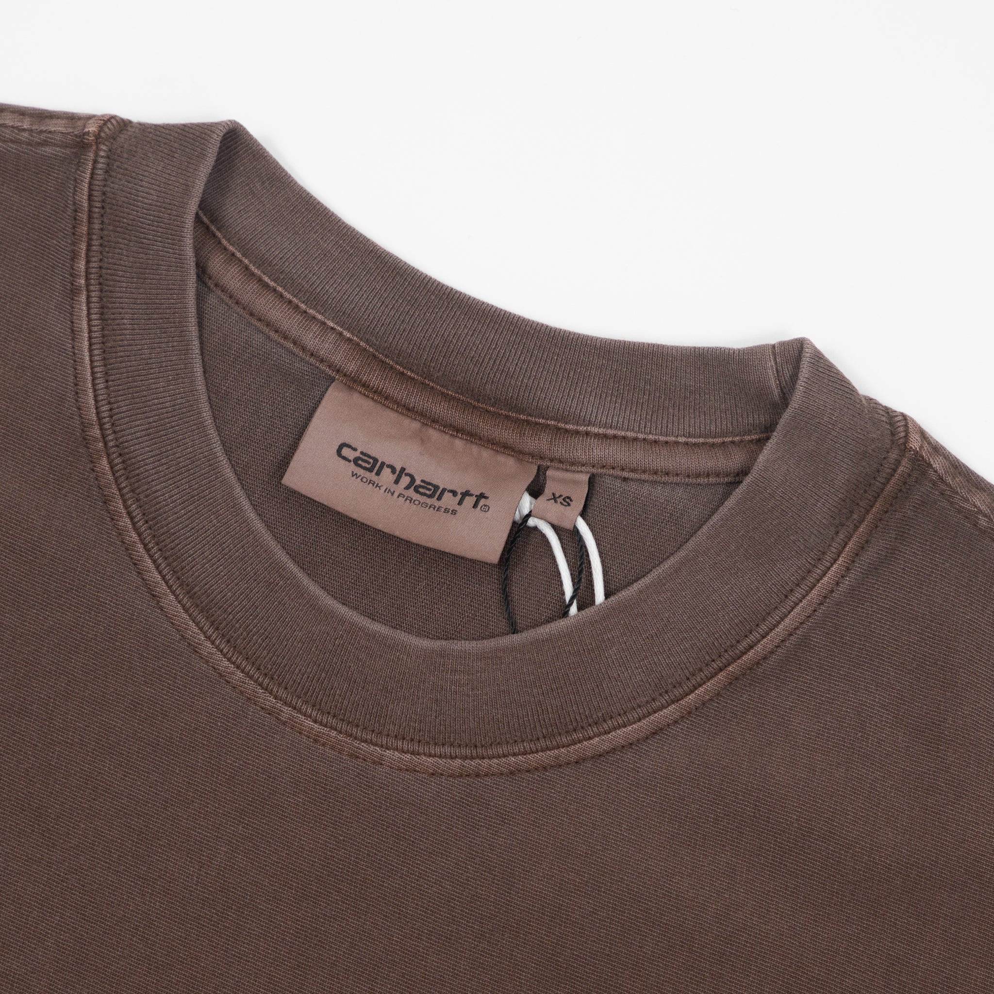 carhartt-wip-loose-pocket-t-shirt-tobacco — alternative angle