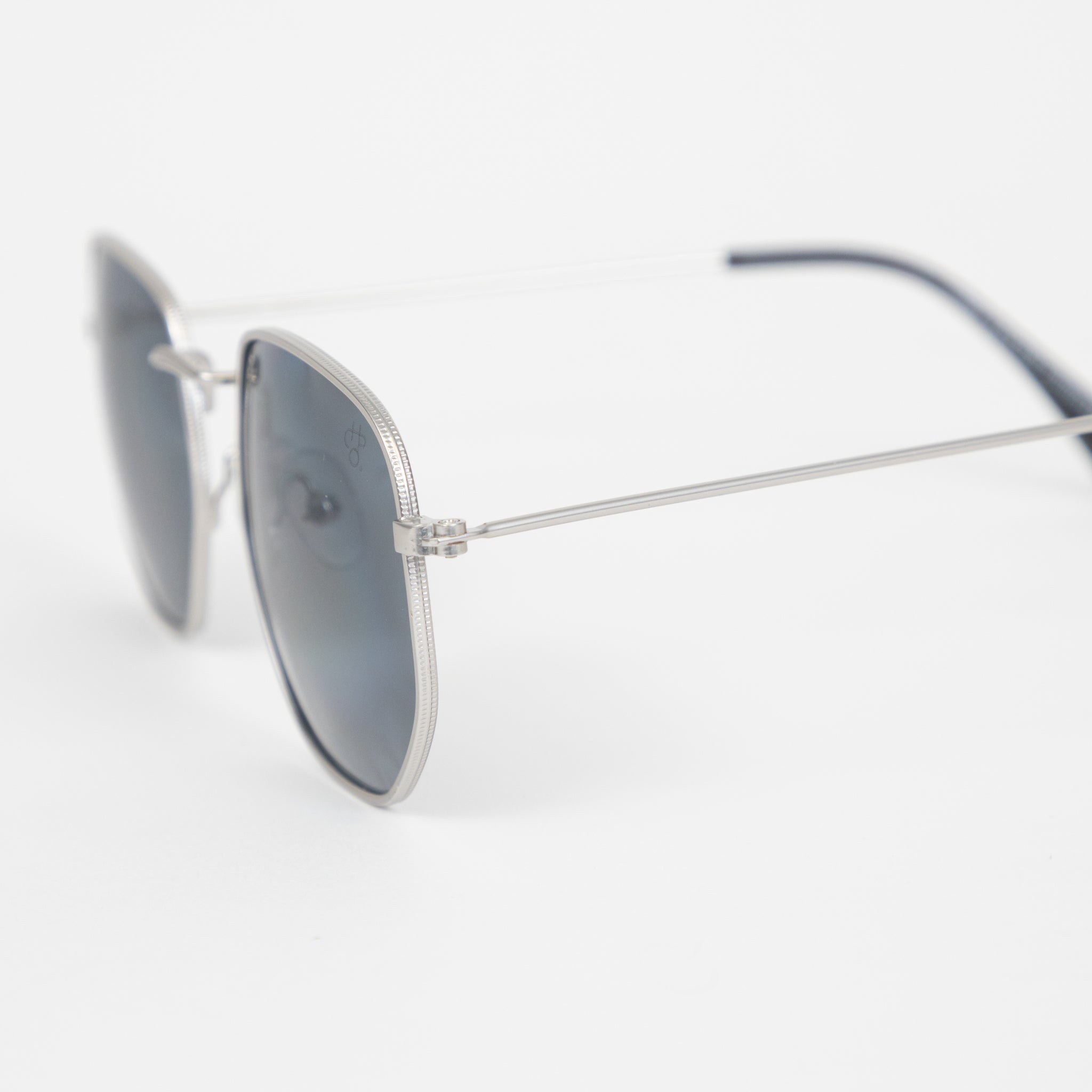 CHPO Ian Sunglasses – Silver / Black