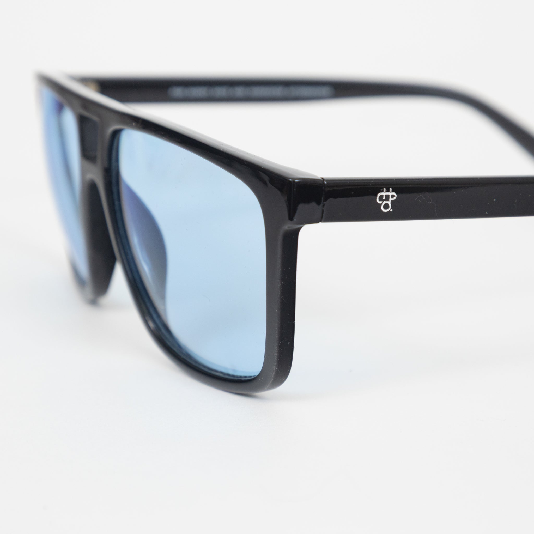CHPO Siljan Sunglasses - Shiny Black / Blue