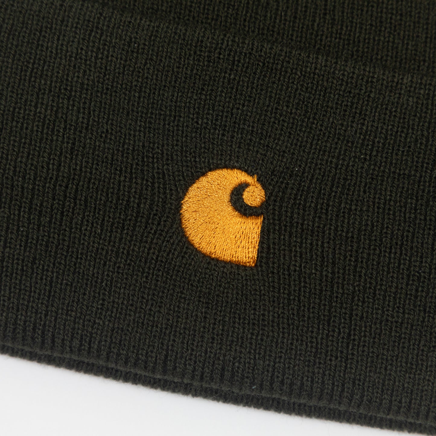 CARHARTT Chase Beanie in OLIVE/GOLD