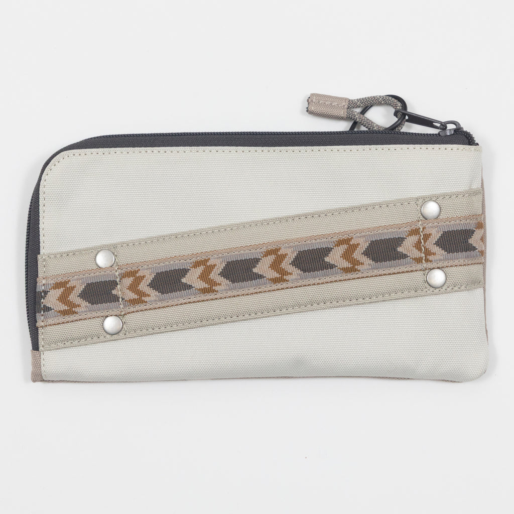 KAVU Clutch Case in RANCHLAND